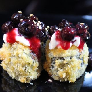 110.Maki frito arandano (4u)