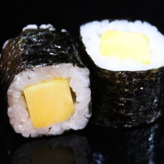 102,Maki de mango (8u)
