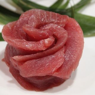 98.Sashimi de atún