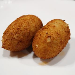 49.Croquetas de pollo y jamon (5u)