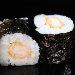 103.Maki de langostino frito (8u)