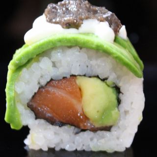 124.Uramaki trufa (8u)