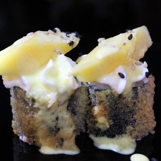 111.Maki frito mango (4u)