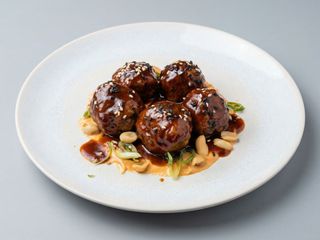 Albóndigas Coreanas con alioli de Gochujang