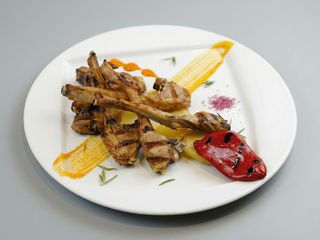 Chuletillas de Cordero Lechal a la Brasa (4 RACIONES)
