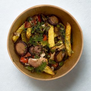 Patata al horno con higaditos de pollo