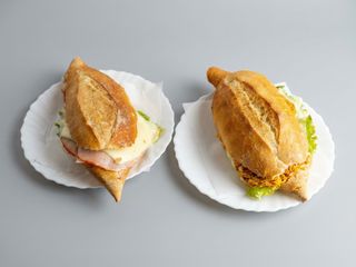 Bocadillo lomo y vegetales