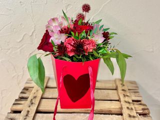 Cajacorazón de flores