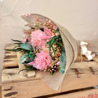 Ramo de flores preservadas  tonos rosados
