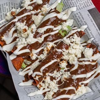 Tacos dorados de Mole (4ud)