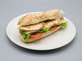 Bocata Vegetal Con Pollo