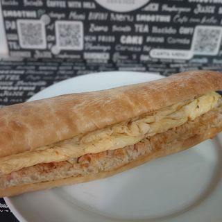 Bocadillo Caliente De Tortilla Francesa