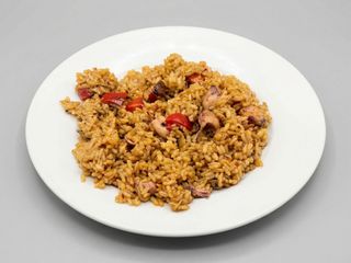 ARROZ CON CHIPIRONES Y ALIOLI