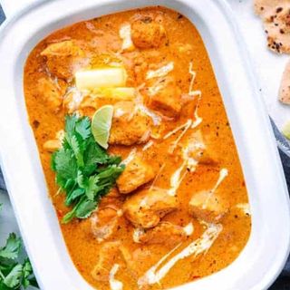 1 onion bhaji, 1 butter chicken, 1 boiled rice ,1 lata Coca Cola