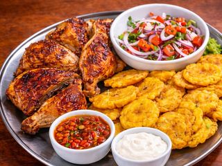 Picada Sencilla para cuatro personas + Coca-Cola 1,5