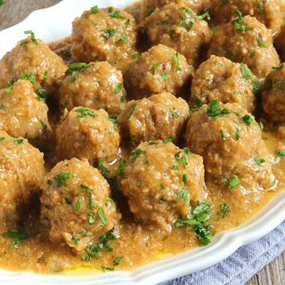 ALBONDIGAS EN SALSA