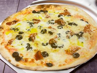NUEVA Pizza Mediterránea