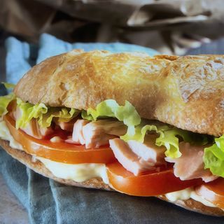 Bocadillo De Atún