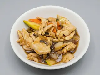 Menú (8) Pollo Con Almendras