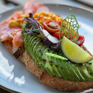 Smoked Salmon & avo