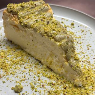 Tarta de queso con crema de pistacho