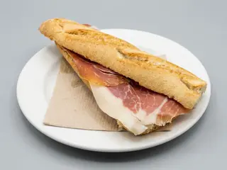 Pernil salat / Jamón salado