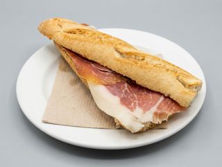 Pernil salat / Jamón salado