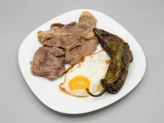 Bistec amb patates / Bistec con patatas