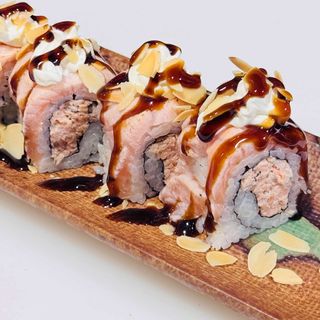 Roll Salmon Flameado