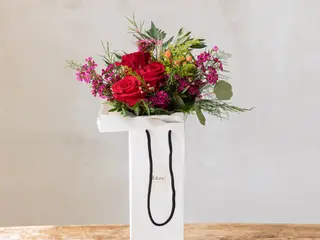 Ramo de Rosas especial San Valentín. Modelo asilvestrado 3 rosas