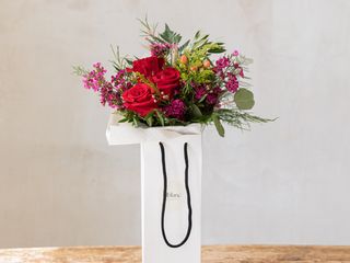 Ramo de Rosas especial San Valentín. Modelo asilvestrado 3 rosas