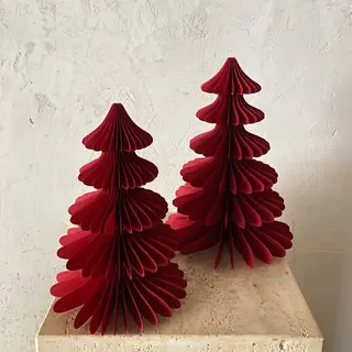 Conjunto árboles Navidad papel rojo