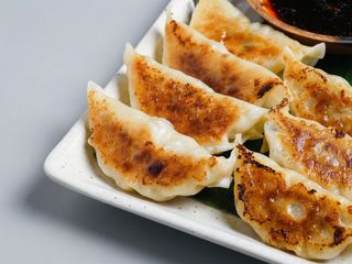 50. Gyoza de pollo