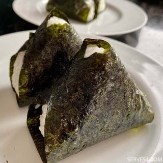 Onigiri Salmón