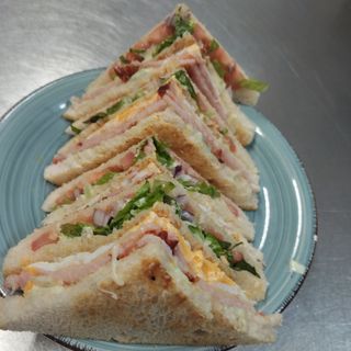 Sándwich Pal Buche De Pechuga