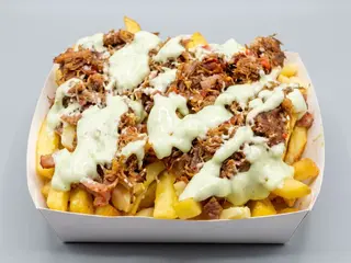 Papas con carne mechada
