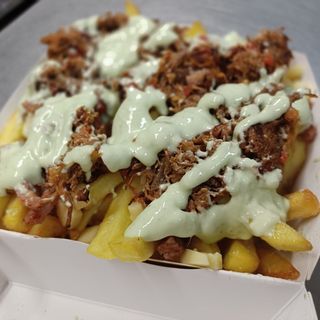 Papas con carne mechada