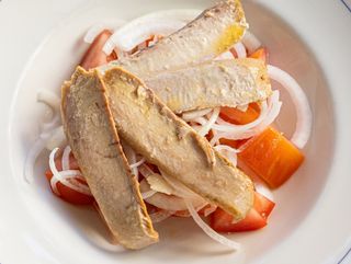 Tomates con ventresca de atún