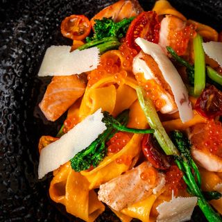 Pappardelle con salmón