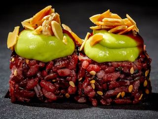 202 black ebiten mandorle