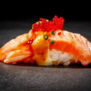 102-nigri salmon especia 2u