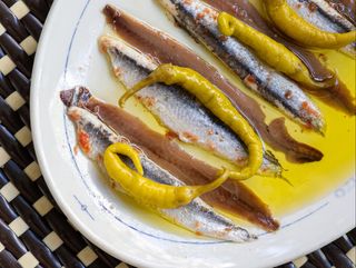 "Matrimonio" de anchoa y boquerón