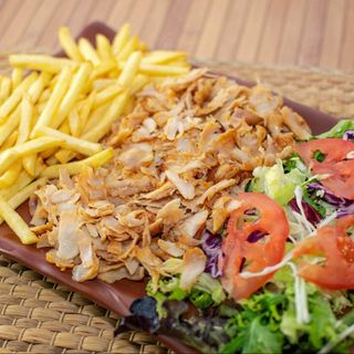 PLATO KEBAB+PATATA+BEBIDA