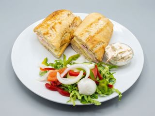 BOCADILLO Jamon Y Queso / BAGUETTE Chesse and ham