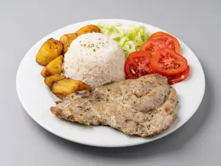 Menú ternera a la plancha.No incluye cubiertos.