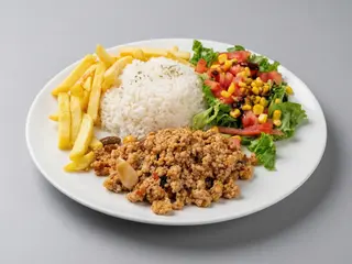 Menú de carne molida.No incluye cubiertos.