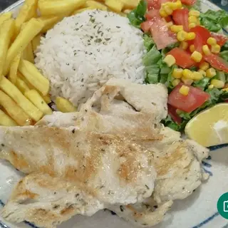 Menú de filete de cerdo a la plancha.No incluye cubiertos.