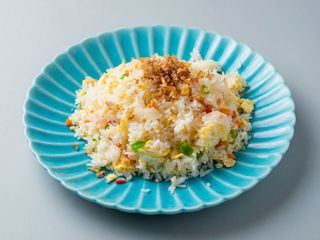 30. Wok De Arroz Blanco Con Verduras Frescas Y Huevo