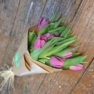 Ramo 10 tulipanes rosas