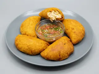 Empanadas (2Uds.) Con Refresco